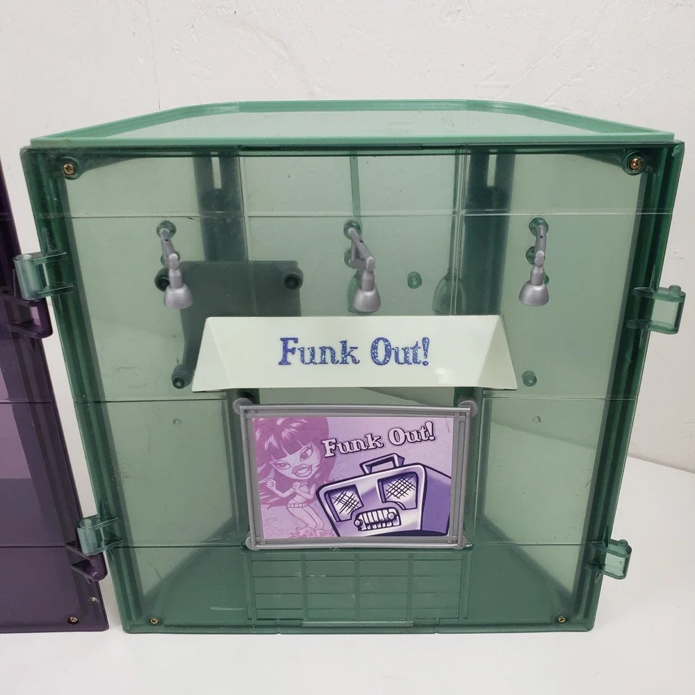 Lil Bratz Fashion Mall Playset Funk Out, Kiss & Make Up, Fashion Friend-z 2003